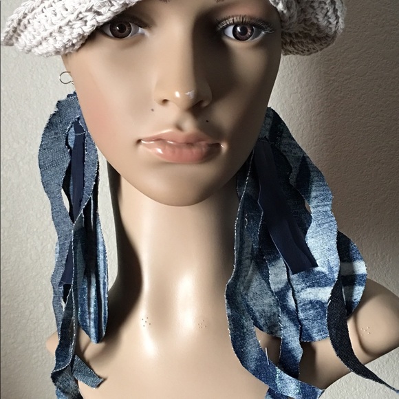 NOT FOR SALE! ZEBRA PRINT EARRINGS - Picture 1 of 4